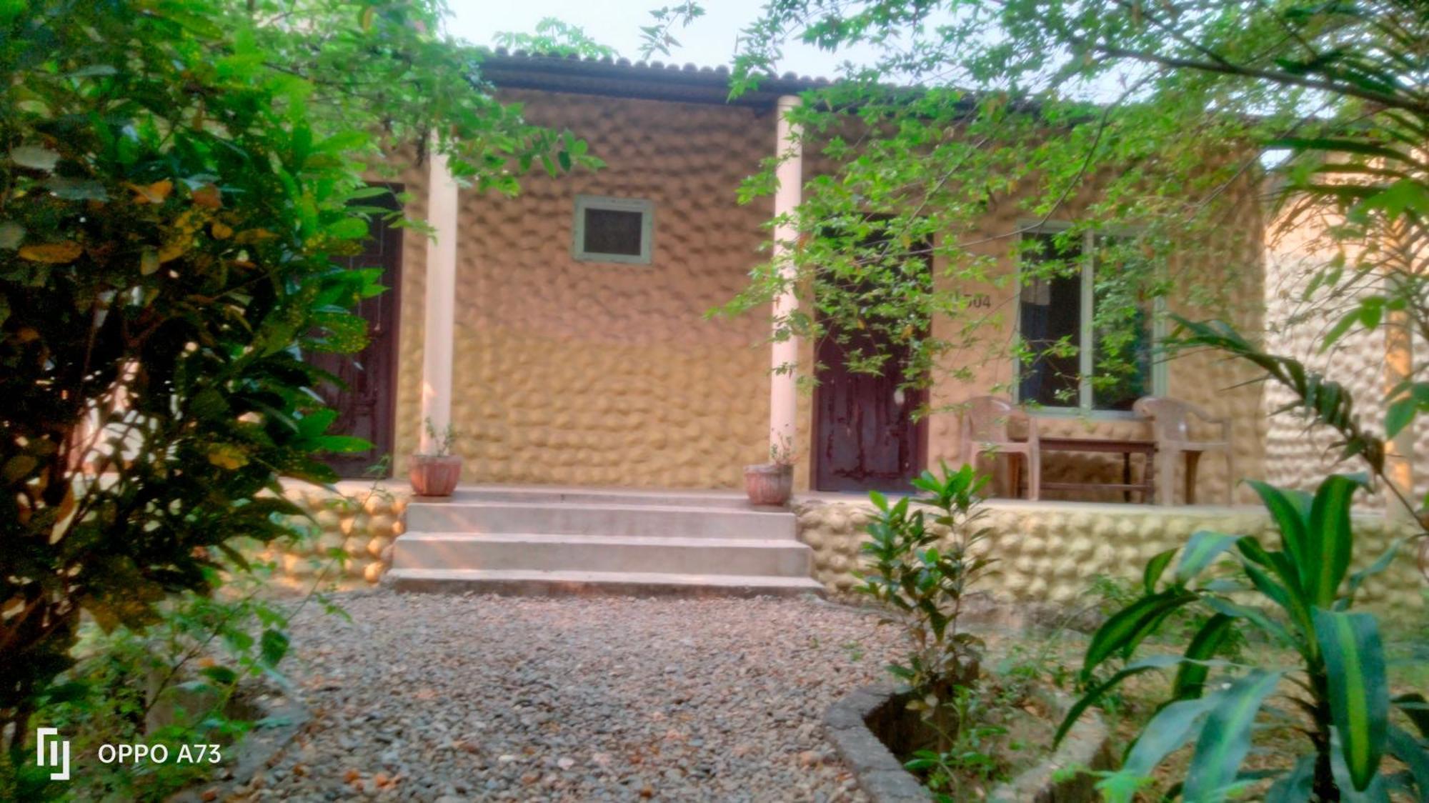 Hotel Tiger Tops Sauraha Room photo